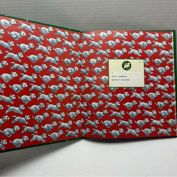 McDuff's Christmas book 2001 vtg hardcover book 10" library stickers on it - Picture 4 of 12